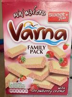 Mini wafers with strawberry creme