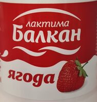 Плодова млечна напитка с аромат на ягода