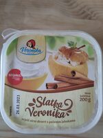 Svježi sirni deserts s pečenim jabukama