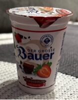 Bauer Der Große Bauer Schokosplits-Erdbeere 4002334116002 Joghurt mild mit 18% Erdbeer-Schokoladensplitzubereitung, 3,5% Fett im Milchanteil