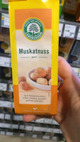Muskatnuss ganz