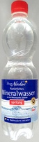 Natürliches Mineralwasser spritzig