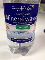 Natürliches Mineralwasser