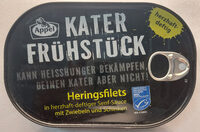 Heringsfilets in herzhaft-deftiger Senf-Sauce mit Zwiebeln und Schinken