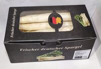 Frischer deutscher Spargel weiß-violett