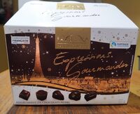 Assortiment de chocolats noirs