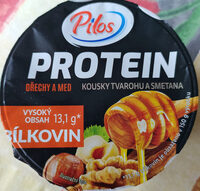 PROTEIN  ořechy a med, kousky tvarohu a smetana