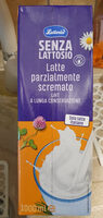 Latte senza lattosio parzialmente scremato a lunga conservazione