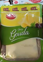 Gouda young in slices