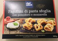Fagotti di pasta sfoglia con pomodoro e mozzarella