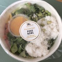 Premium Salat Poke Powl mit Mango-Chili-Dressing