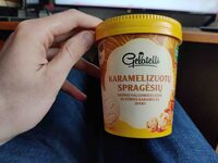 Caramelized popcorn flavour ice cream with salted caramel
