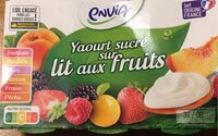 Yaourt sucrés sur lit aux fruits