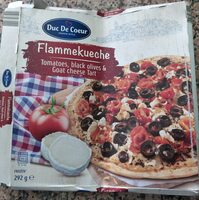 Tarte com tomate, azeitonas pretas e queijo de cabra