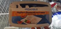 Yoghurt flavoured ice cream with fig sauce