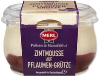 Zimtmousse auf Pflaumengrütze