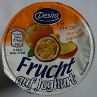 Frucht auf Joghurt