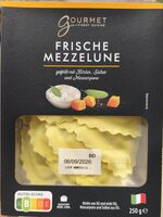 Frische Mezzelune Kürbis, Salbei und Mascarpone