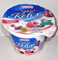 Sahne-Kefir mild auf Roter Grütze