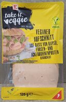 Vegánsky nárez na báze repkového oleja, hrachovej a fazuľovej bielkoviny, krajaný na plátky, údený