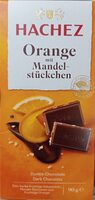 Orange mit Mandelstückchen