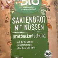 Saatenbrot mit Nüssen Brotbackmischung