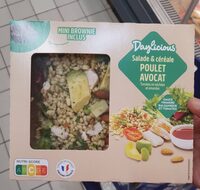 Salade et céréale poulet avocat