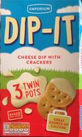 Cheese dip with crackers