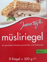 Jeden Tag Müsliriegel Nuss 4306188047254 Müsliriegel mit gerösteten Haselnusskernstückchen und Erdnusskernen