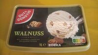 Walnusseis mit karamellisierten Walnussstückchen
