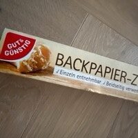 Backpapier zugeschnitten