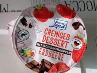 Cremiges Dessert mit Schokoraspeln - Erdbeere