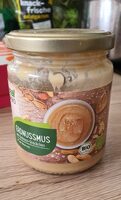 Erdnussmus, Mit Erdnussstückchen