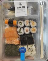 Sushi Box Tokyo Style mit Lachs, Garnelen und Surimi