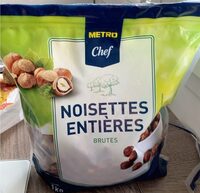 Noisettes entieres brutes