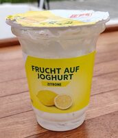 Frucht auf Joghurt Zitrone
