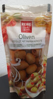 Oliven, gefüllt mit Paprikapaste