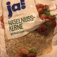 Haselnusskerne gemahlen