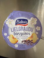 Lielgraudu biezpiens ar persikiem un rozīnēm
