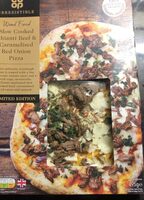 Pizza beef and red onion