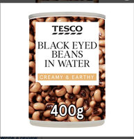 Black eyed beans in water