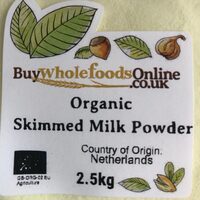 Organic skimmed milk