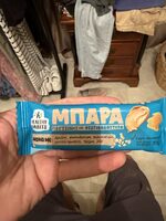Μπάρα πρωτεΐνης με φυστικοβούτυρο