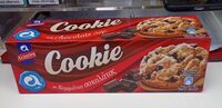 Cookie with chocolate chips