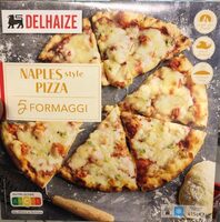 Naples style pizza 5 fromaggi