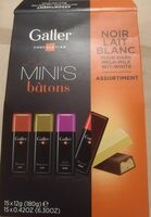 Assortiment de mini bâtons au chocolat noir, lait, blanc fourrés