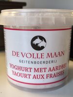 Goat yoghurt with strawberry