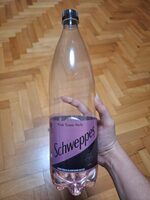 Schweppes Pink Tonic Style