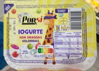 Iogurtes com drageias coloridas