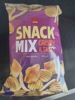 Snack mix crispy and tasty med paprika